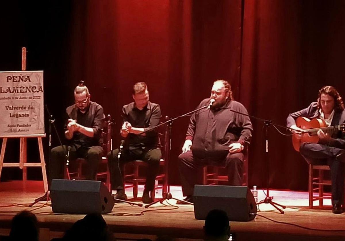 Ezequiel Benítez hace vibrar a los seguidores del flamenco