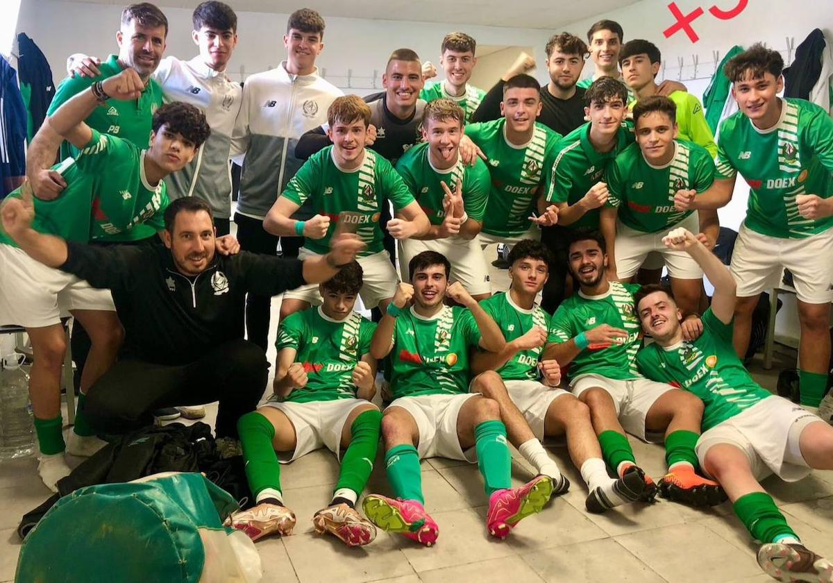 Los juveniles del Racing vencen a El Tomillar y se ponen líderes