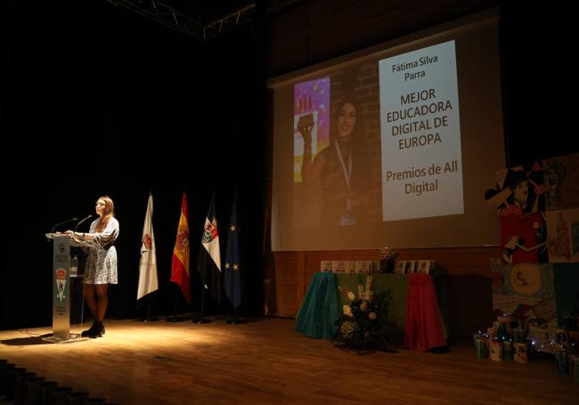 Fátima Silva Parra sobre el escenario