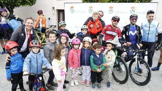 Alejandro Valverde visita la localidad