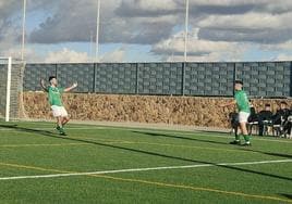 Hugo Torrado celebra su segundo gol