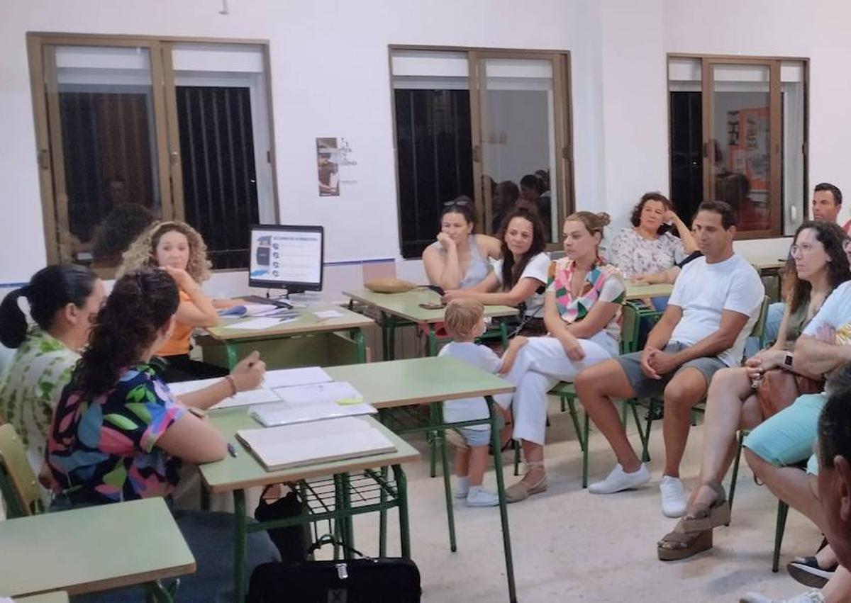 Imagen secundaria 1 - Celebración de la asamblea y viaje a Cáceres