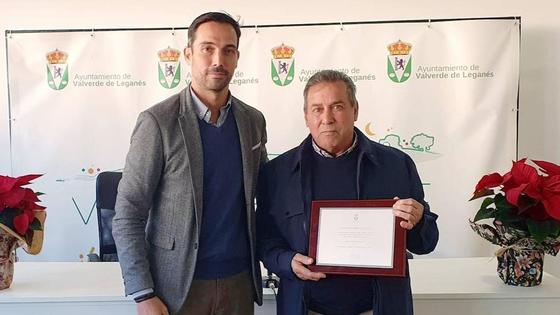 El Ayuntamiento homenajea a Francisco Rubio tras su jubilación