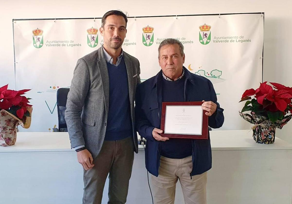 El Ayuntamiento homenajea a Francisco Rubio tras su jubilación