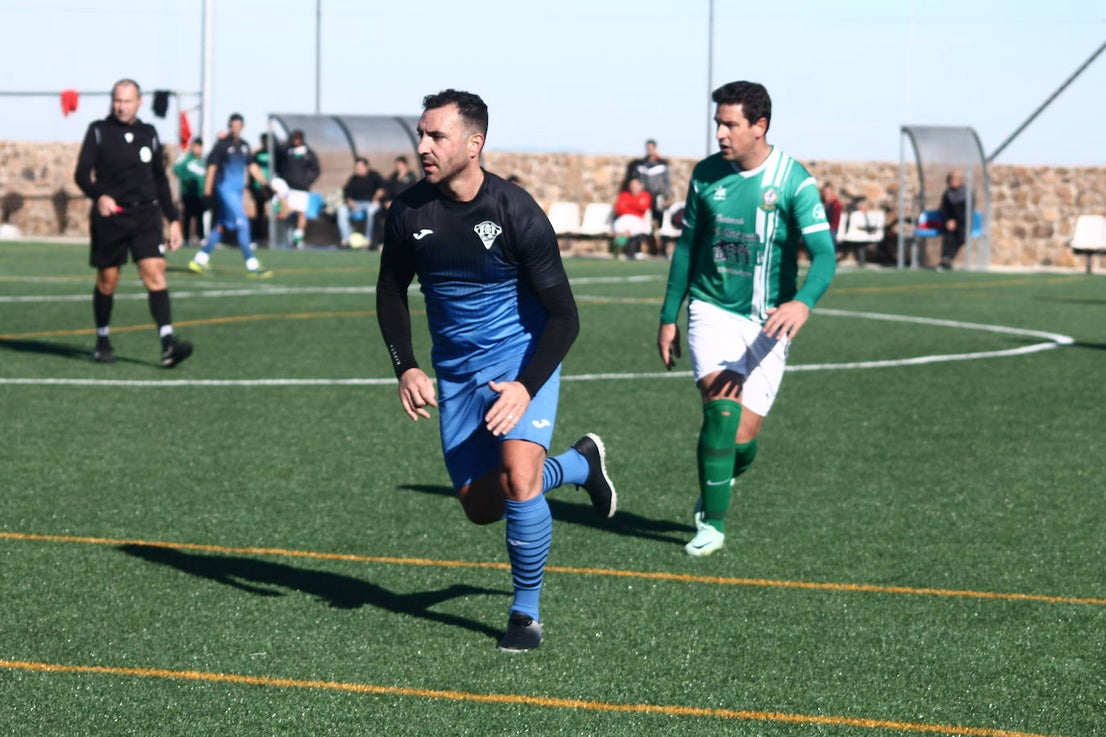 Fotos: Veteranos Valverde - Hermanos Mora