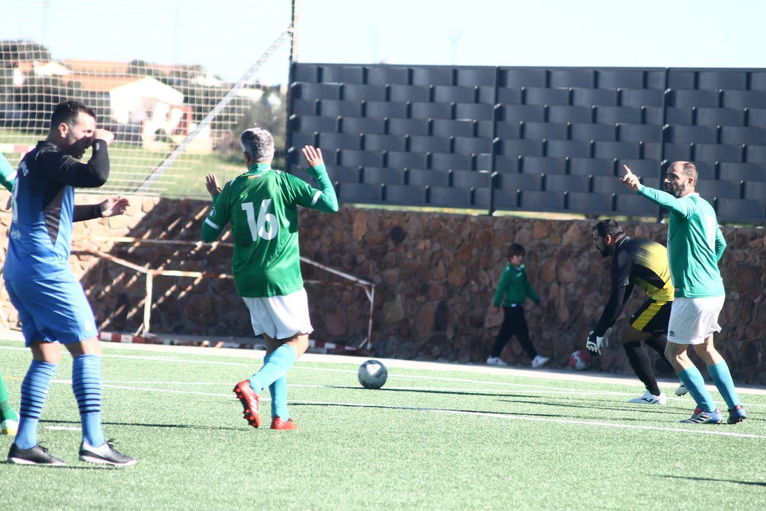 Fotos: Veteranos Valverde - Hermanos Mora