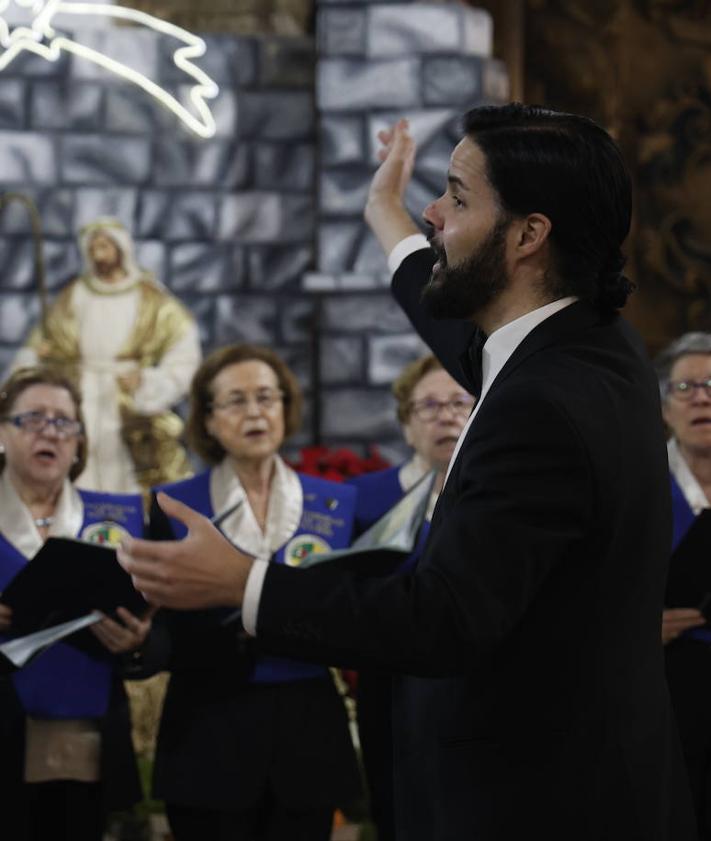 Imagen secundaria 2 - Imágenes de la misa