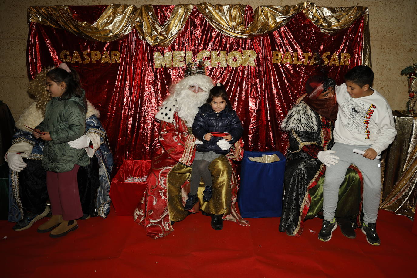 Entrega de las cartas a Los Reyes Magos