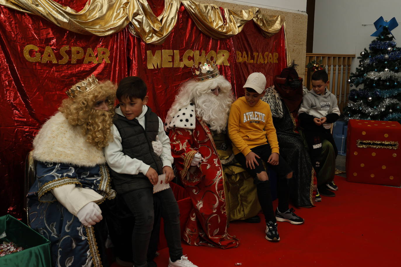 Entrega de las cartas a Los Reyes Magos