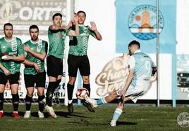 Encuentro entre el CD Coria y el Racing CP Valverdeño