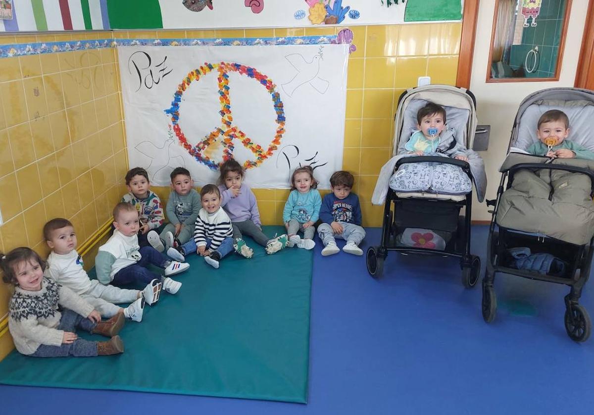 Los pequeños del Centro de Educación Infantil piden la Paz en el mundo