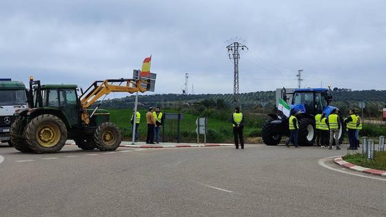 Los agricultores y ganaderos valverdeños se unen a las protestas