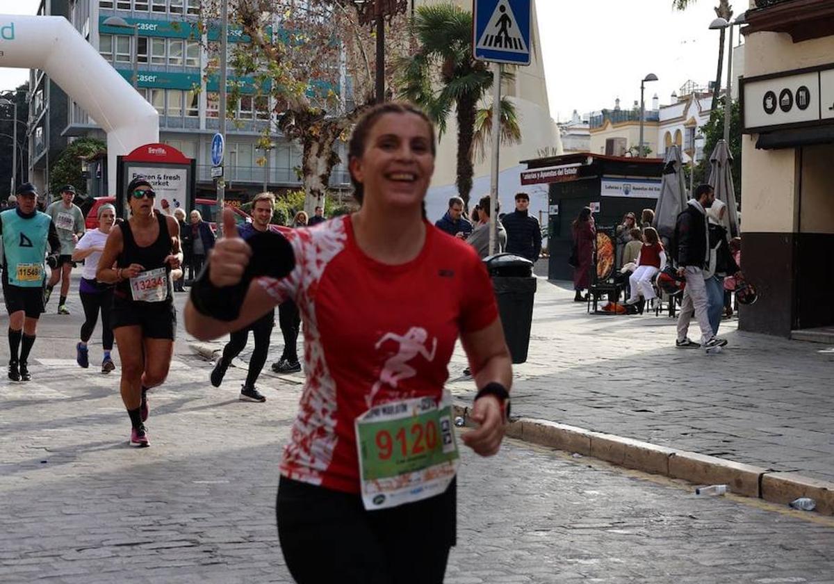 Estela Martín González completa el Medio Maratón de Sevilla