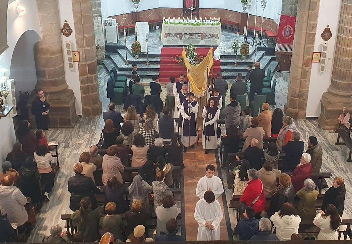 Celebrada la misa de la Santa Cena del Señor