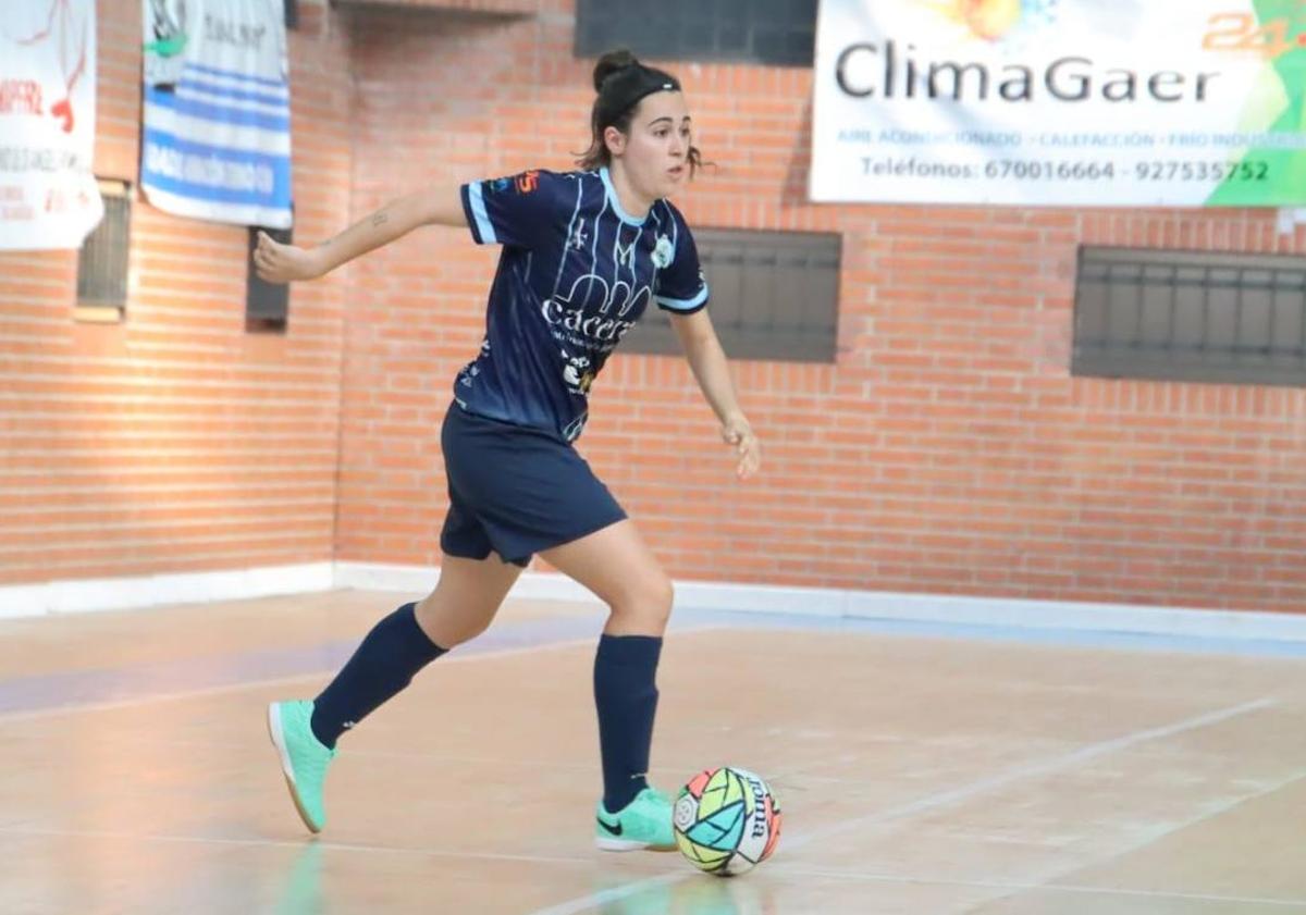 Imagen principal - «Para nosotras, el fútbol femenino no es un simple deporte, es una forma de vida»