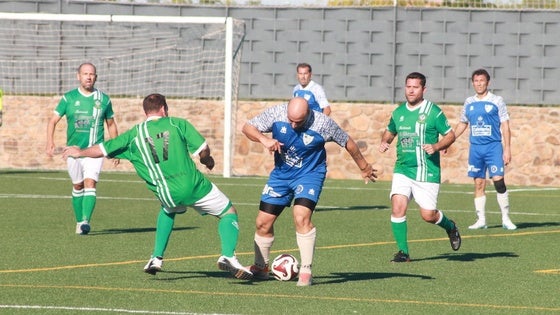 Pinto y Javi Morales dan el triunfo a los Veteranos