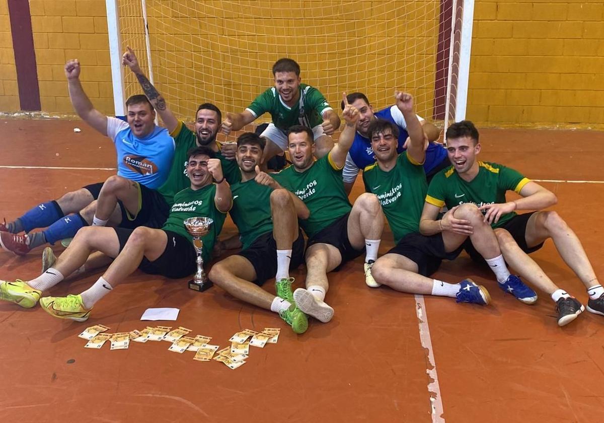 El nuevo equipo local de fútbol sala vence en el maratón de La Albuera