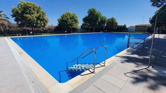 La previsión de lluvia obliga a cerrar la piscina varios días