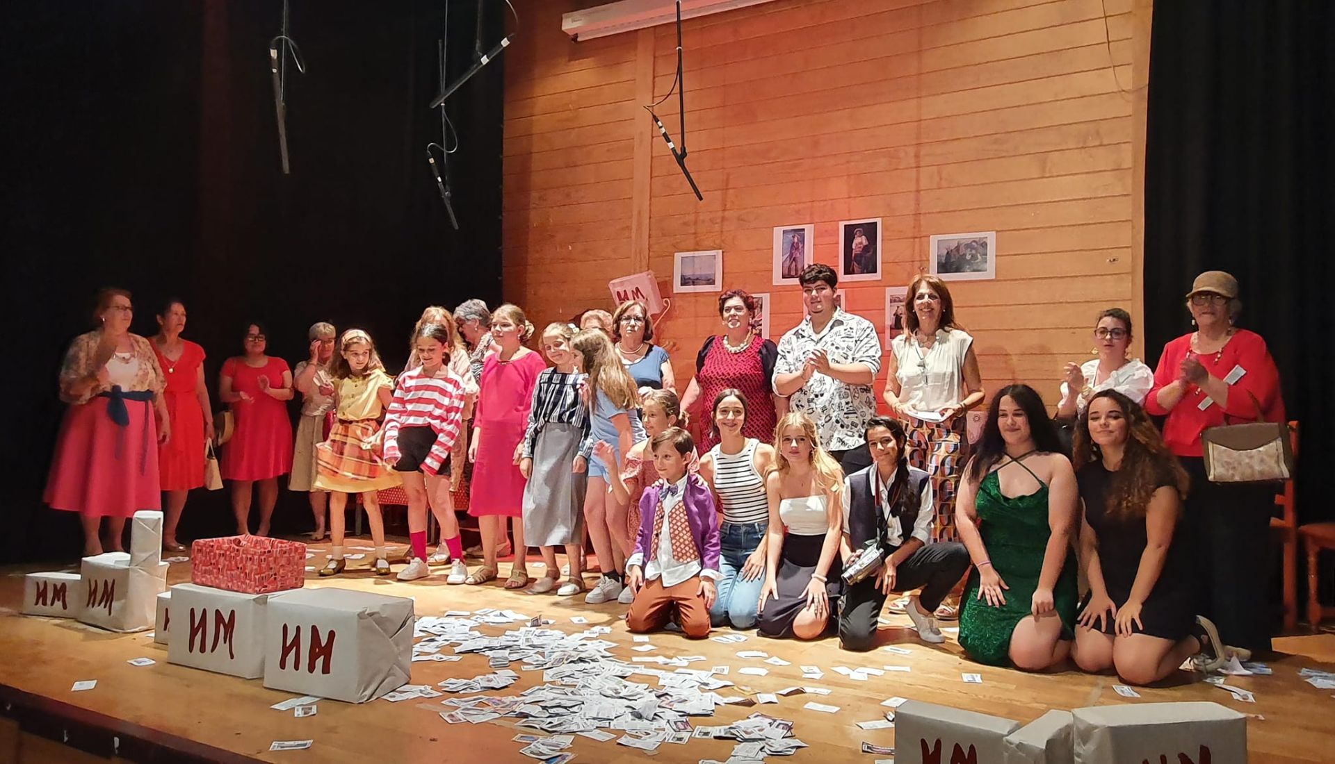 Actores de la Escuela Muincipal de Teatro