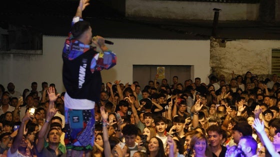 Imágenes de las actuaciones en FEVALPOP 2024