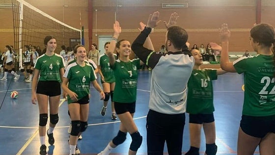Los equipos infantil y cadete de voleibol pierden en su segundo partido