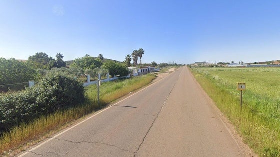 Herido un motorista tras sufrir una caída en la carretera de Táliga