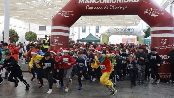 Éxito en la I Carrera Solidaria 'En busca del reno' del instituto