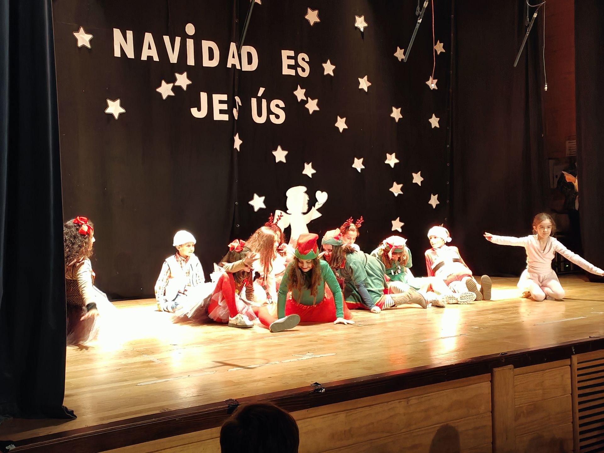 Representación teatral navideña