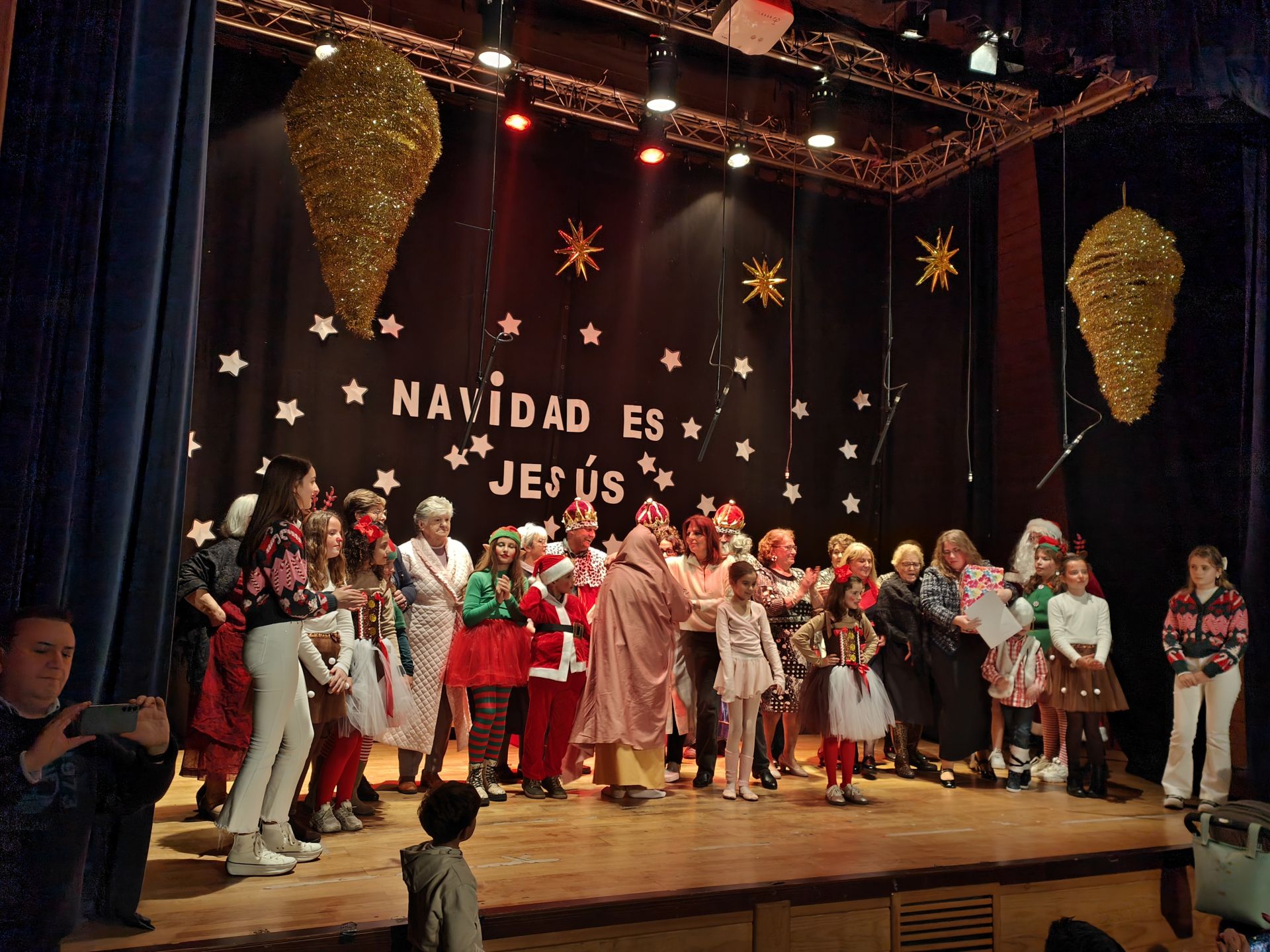 Representación teatral navideña