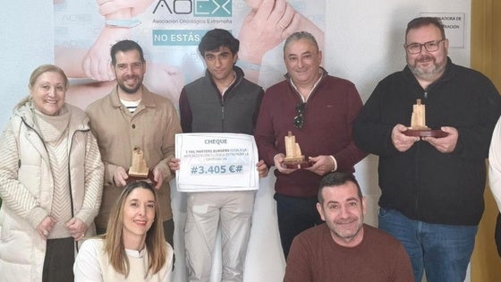 Los organizadores de The Masters Burgers hacen una donación benéfica