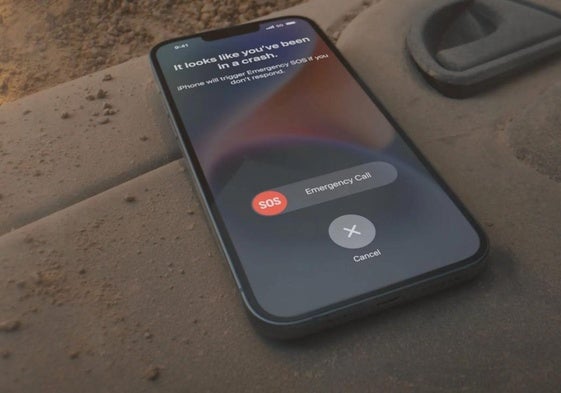 IPhone con el aviso de accidente