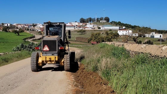 En marcha las obras de acondicionamiento de varios caminos