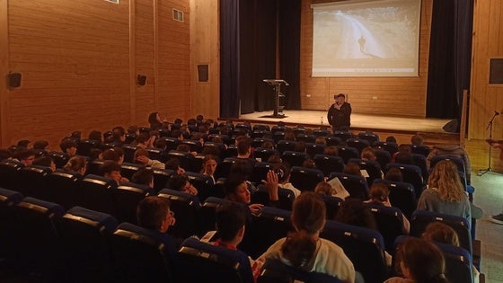 El alumnado local conoce la historia del Convento Madre de Dios
