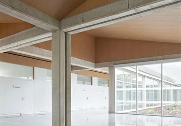 Interior del centro de salud de Valverde de Leganés, diseñado por María Navarro, Manuel Jesús Píriz y Luis María Pérez