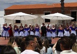 Actuación de los Coros y Danzas el año pasado