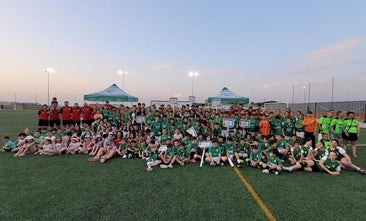 Foto de familia con todos los participantes