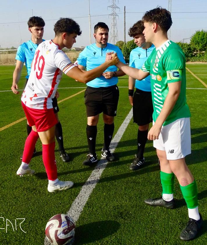 Imagen secundaria 2 - Imágenes anets del inicio del encuentro