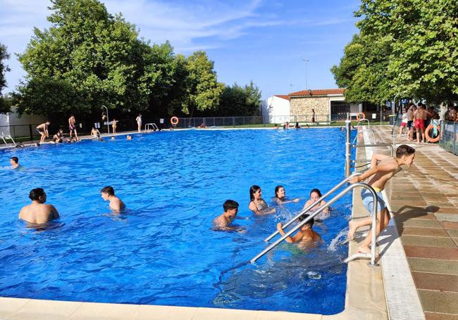 En la piscina