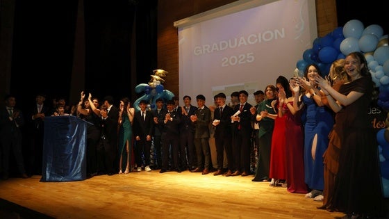 Emoción y esperanza en la graduación del IES 'Campos de San Roque'