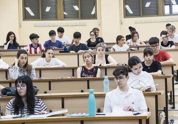 Momentos previos al examen de Lengua y Literatura de la PAU en Extremadura este año
