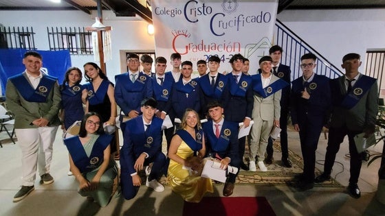 Los alumnos de 4º de ESO se despiden del 'Cristo Crucificado'