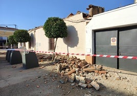 Derrumbe del tejado del salón de la Casa del Pueblo