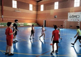 Practicando Voleibol
