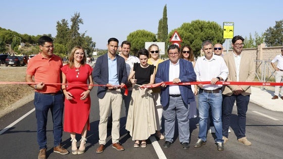 Inaugurada la carretera BA-006 que conecta Valverde con La Albuera