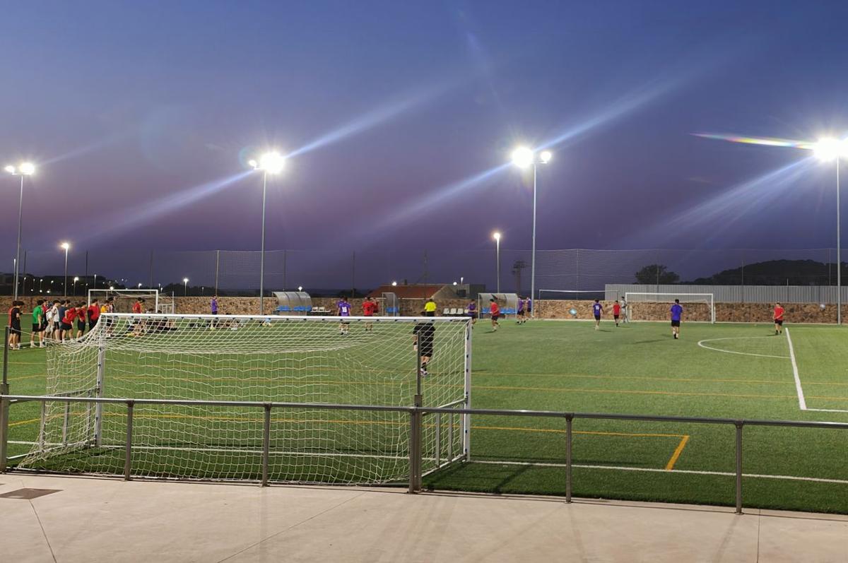 Rayo de Olivenza alcanza el liderato en el torneo de fútbol 7