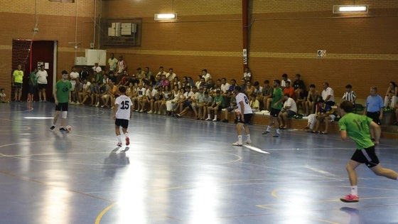 El equipo de fútbol sala continúa su reconstrucción