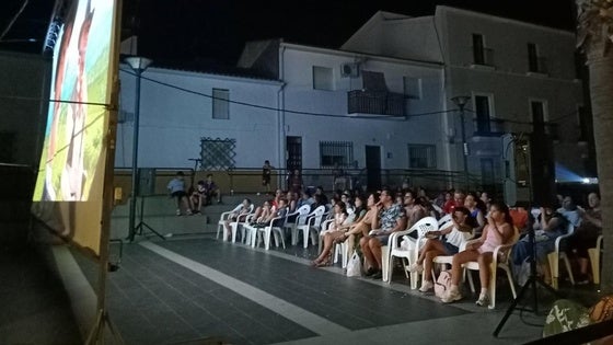 El cine de verano se despide de Valverde con la película 'Buffalo Kids'