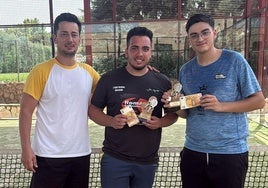 Borja entrega los premios a los campeones David y Luismi