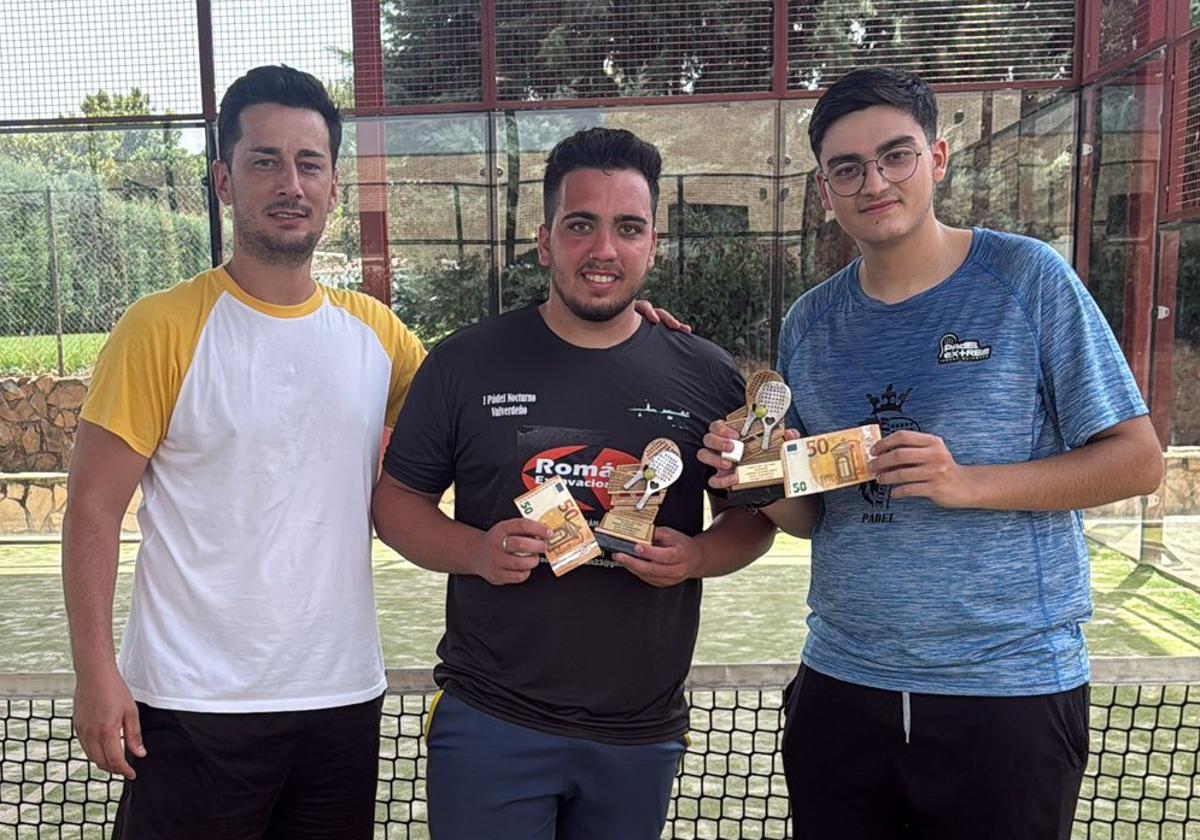 Borja entrega los premios a los campeones David y Luismi