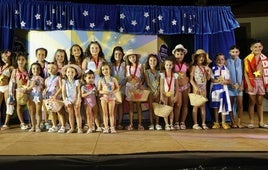 Todos los particiantes en la gala